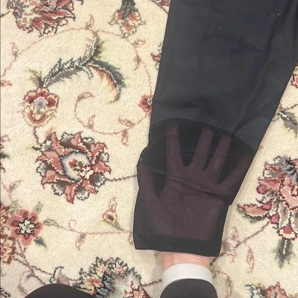 Varley Black Leggings - Picture 7 of 8